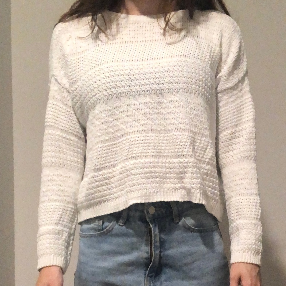 White sweater. Size S Bershka